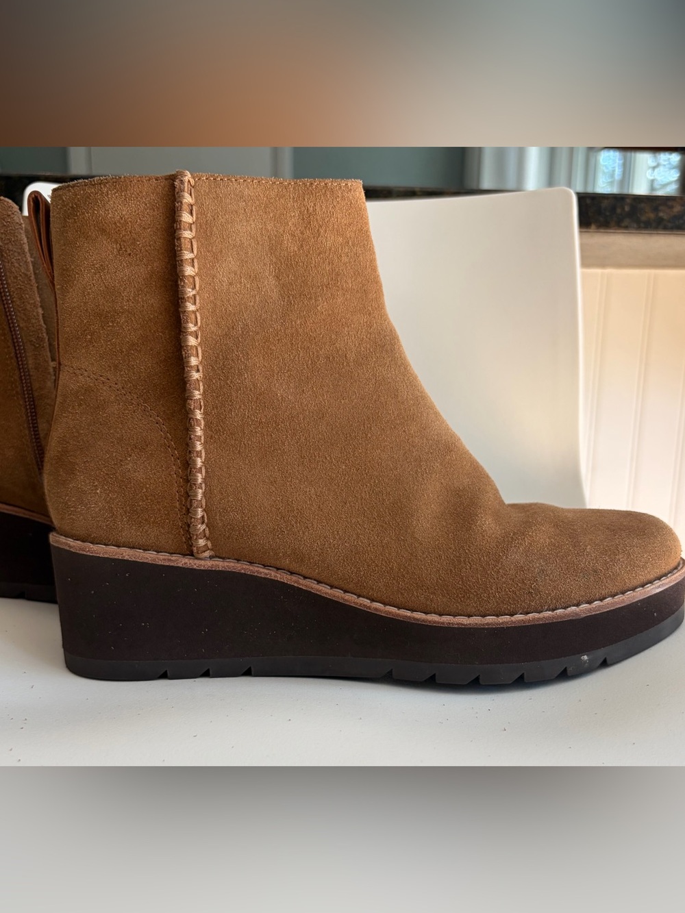 Abeo “Kylie “ suede boots size 9